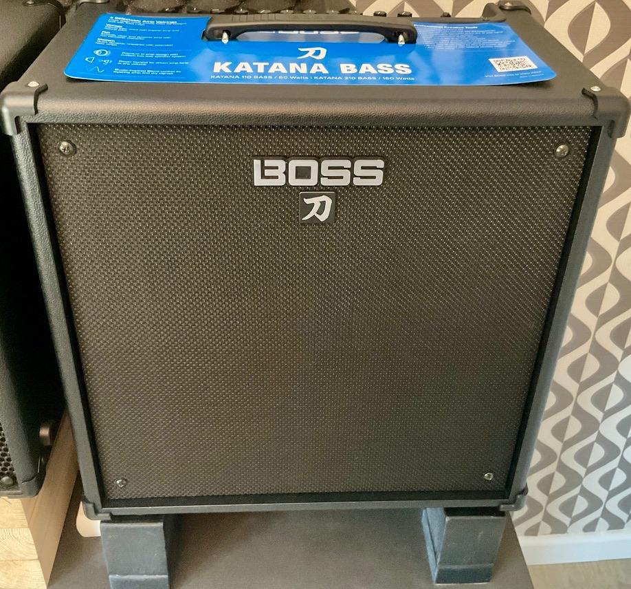 Boss Katana bass 110., Musique & Instruments, Amplis | Basse & Guitare, Enlèvement ou Envoi, Comme neuf, Guitare basse, 50 à 100 watts
