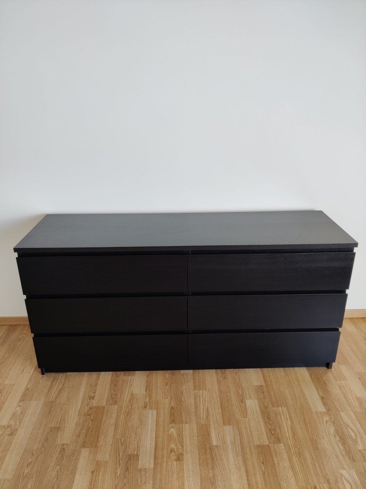 TV kast IKEA, Enlèvement