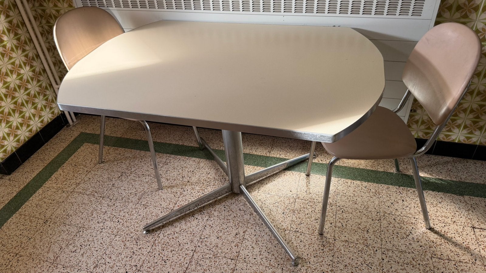Table et 2 chaises, Maison & Meubles, Enlèvement, Utilisé, Trois personnes
