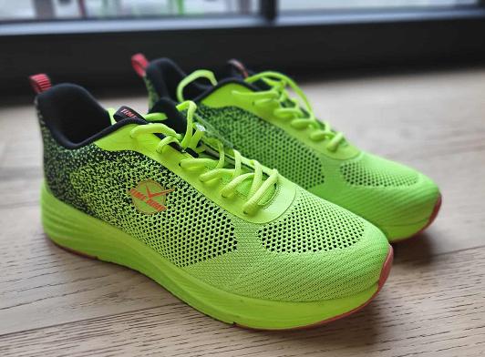 Belles nouvelles baskets fluo, pointure 45, Enlèvement ou Envoi, Neuf, Baskets
