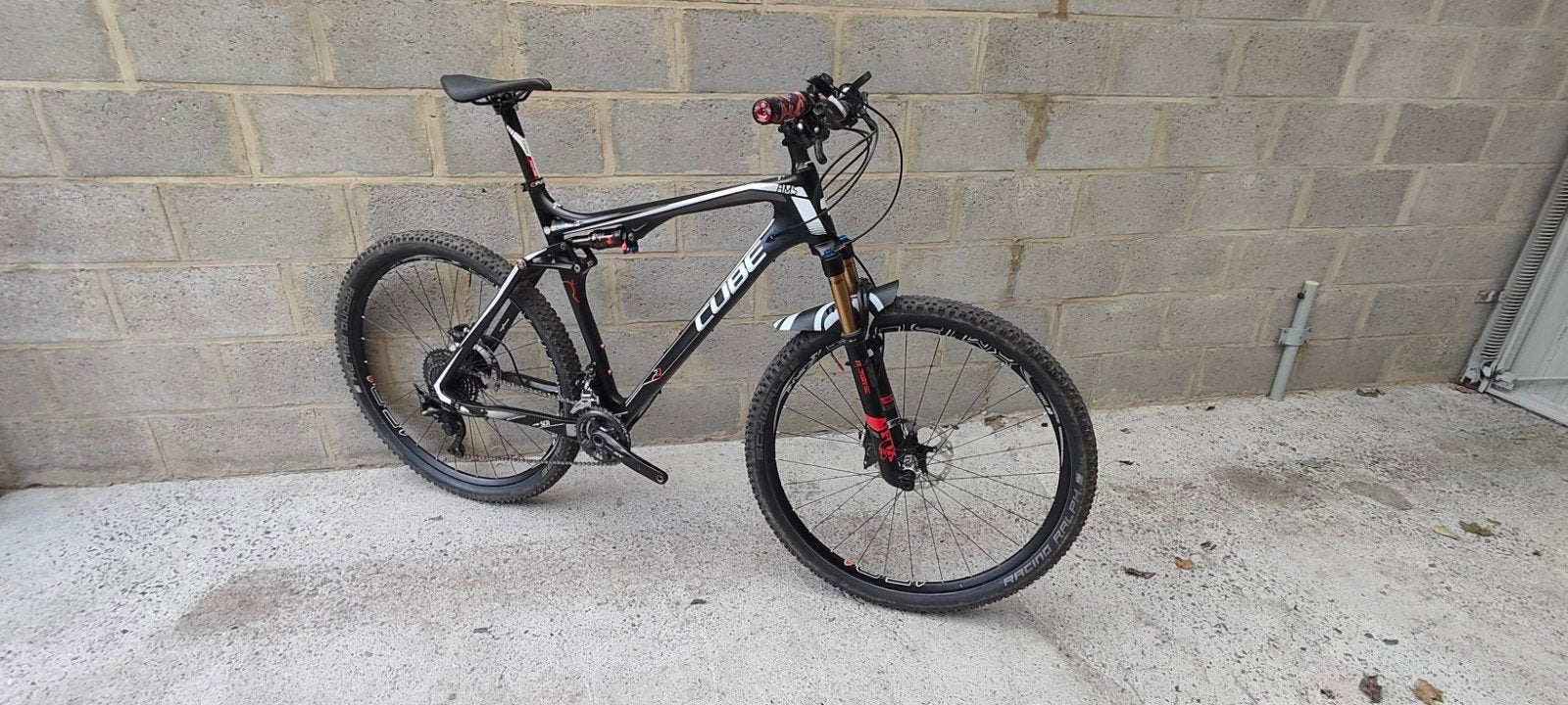 CUBE AMS 100 RACE 29" carbon mountainbike
In perfecte staat, Ophalen