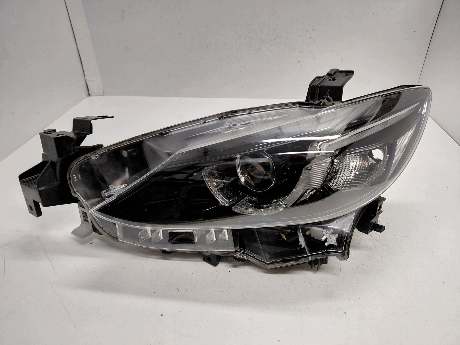 Phare relevable Mazda 6 III GJ, Shinchi, Fuchu-Cho 3-1
730-8670  Hiroshima, Mazda Motor Corporation, Info@mazda.co.jp, Mazda