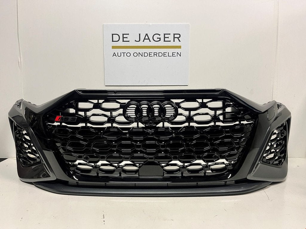 AUDI RS3 8Y VOORBUMPER BUMPER COMPLEET PDC 8Y0807550D 2019-, Auto-onderdelen, Gebruikt, Voor, AUDI AG, Auto-Union-Strasse 1
85045  Ingolstadt, DE