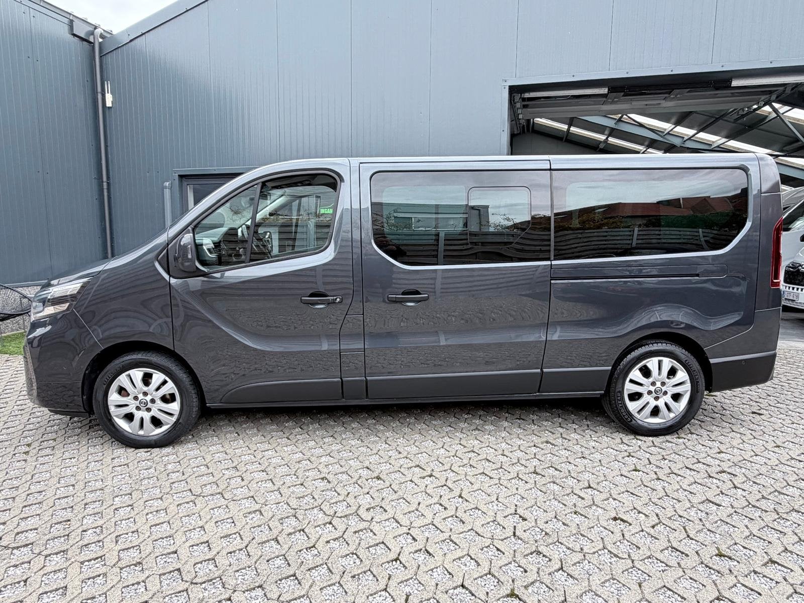 Nissan NV300 Minibus - Automaat - Lang chassis - 23057€+bt, Auto's, Gebruikt, 4 cilinders, https://public.car-pass.be/vhr/cdd6aabf-cf1d-4ab6-af6f-1400d81f6b67