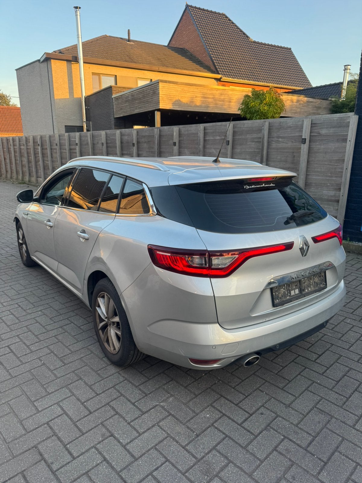 Renault Megane 2017 1.5dci euro 6 dégâts, Autos, Achat, Euro 6, Entreprise, Boîte manuelle