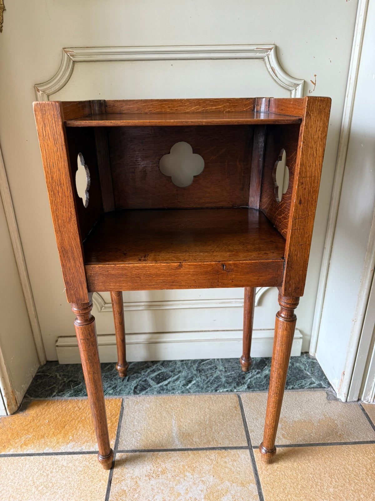 Vintage eiken bijzettafel, Ophalen, Zo goed als nieuw