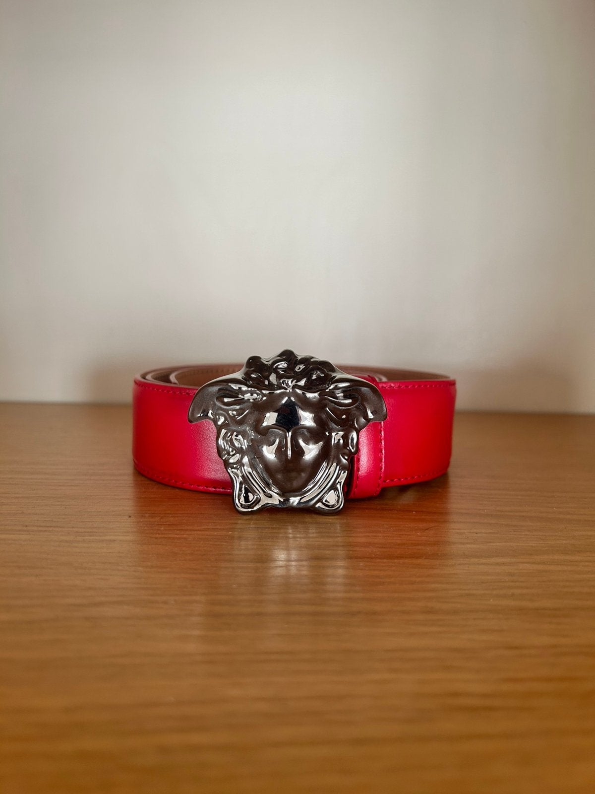 Originele Versace Medusa Riem – Rood – Gunmetal Medusa Gesp, Ophalen, Zo goed als nieuw, Rood