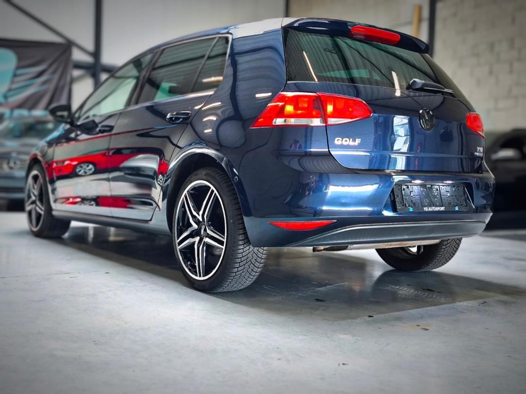 Volkswagen Golf 1.2 tsi Comfortline 5 deurs 18 inch wheels, Auto's, Volkswagen, Euro 5, Zwart, Blauw, Bedrijf