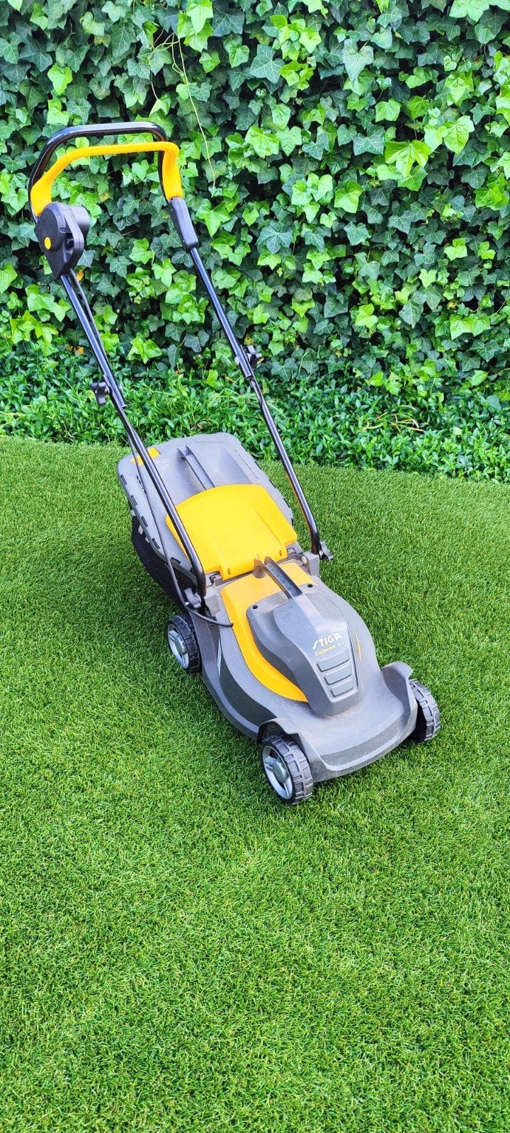 Grasmaaier, Tuin en Terras, Grasmaaiers, Ophalen, Elektrische grasmaaier, Zo goed als nieuw, 30 t/m 39 cm