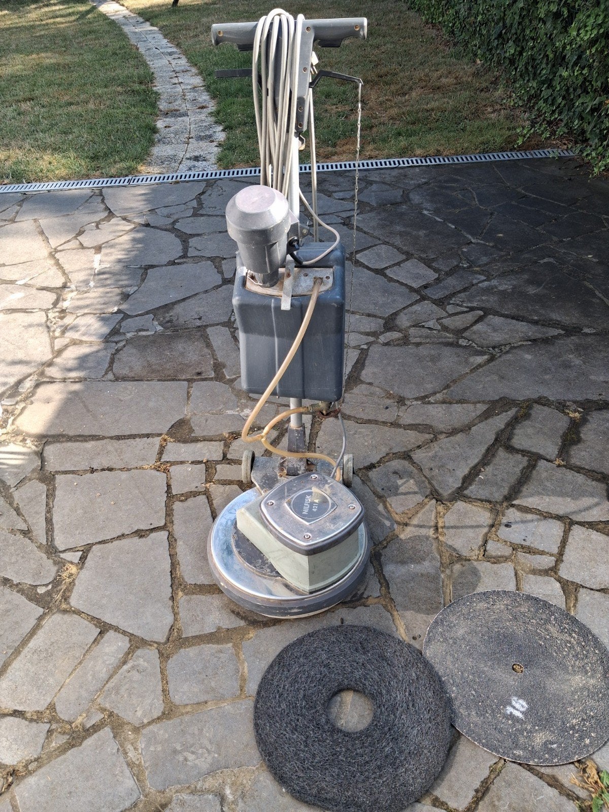 Ponceuse électrique à parquet, Enlèvement
