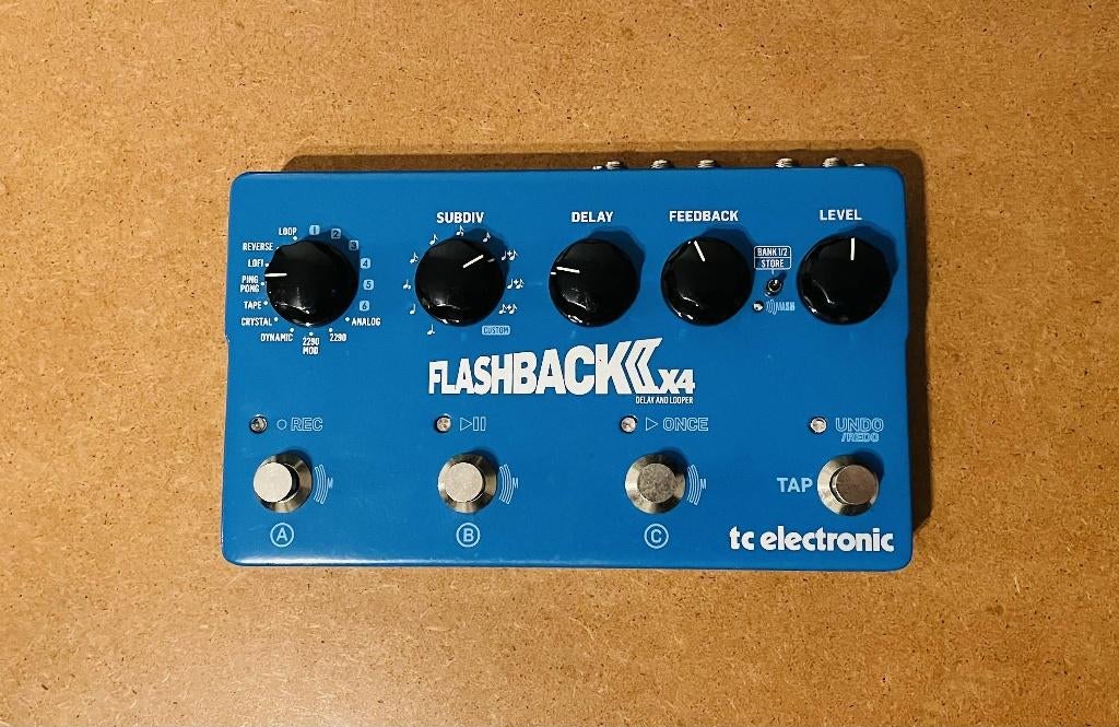 Flashback 2 X4 Delay - TC Electronic, Musique & Instruments, Effets, Comme neuf, Delay ou Écho, Enlèvement ou Envoi