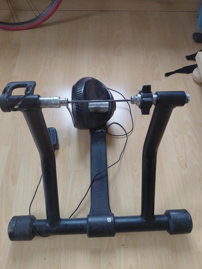 Home trainer connecté Bluetooth Bkool smart pro, Sport en Fitness, Wielrennen, Ophalen