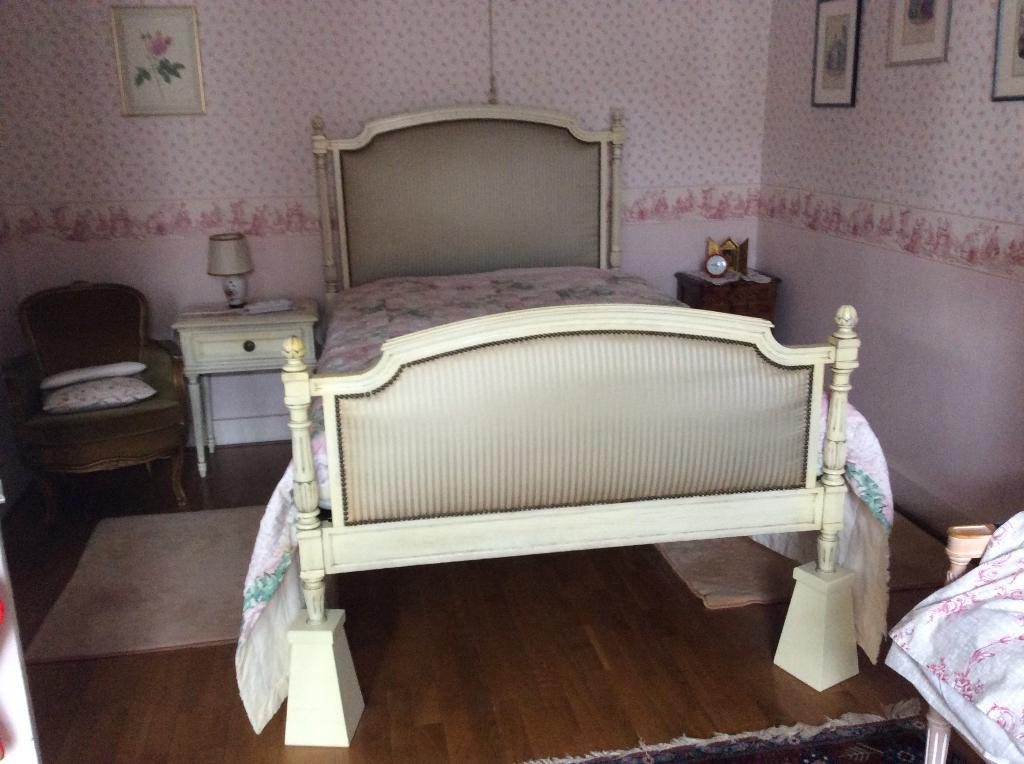 Antiek gestoffeerd bed, Ophalen