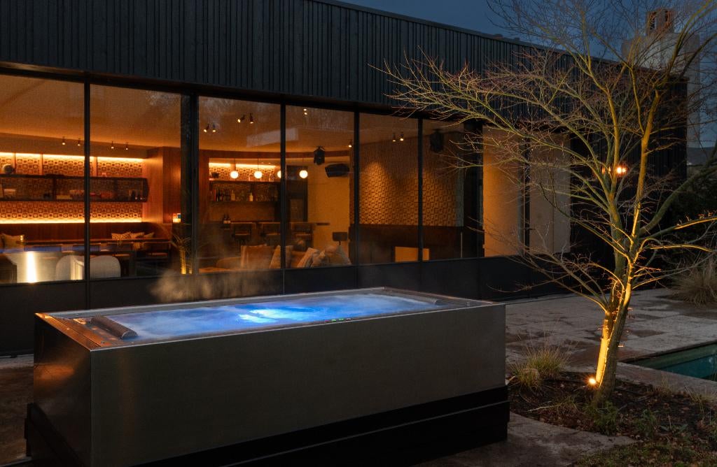 jaccuzi, Ophalen, Zo goed als nieuw, Trap, Vast