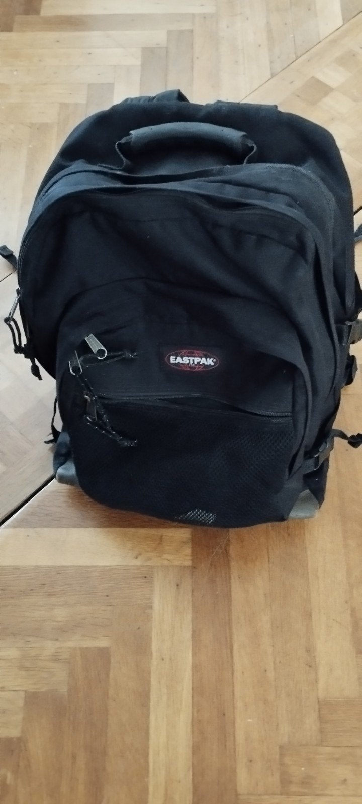 Sac à dos scolaire Eastpak, noir, 30 à 40 cm, Enlèvement, Utilisé, Noir