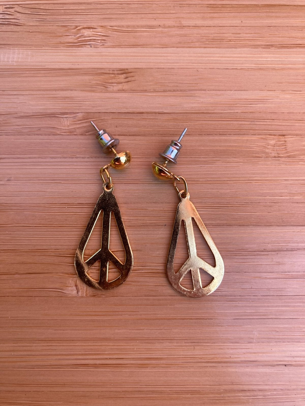 Goudkleurige hangers oorbellen, Handtassen en Accessoires, Overige materialen, Hangers, Ophalen of Verzenden, Zo goed als nieuw