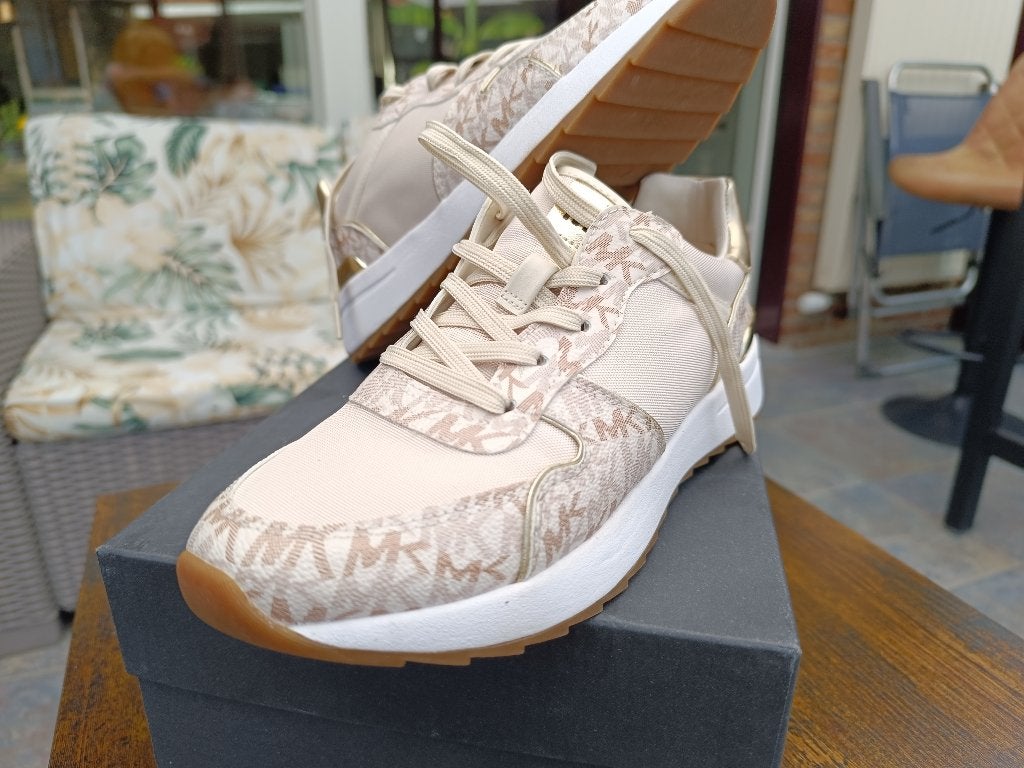 Nieuwe sneakers MICHAEL KORS maat 38, Kleding | Dames, Schoenen, Michael Kors, Nieuw, Ophalen of Verzenden, Sneakers
