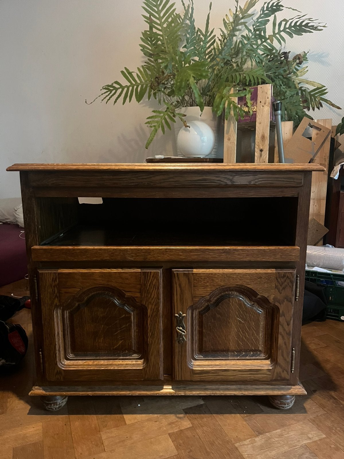 houten kastje, uitklap plankje, Ophalen, Zo goed als nieuw