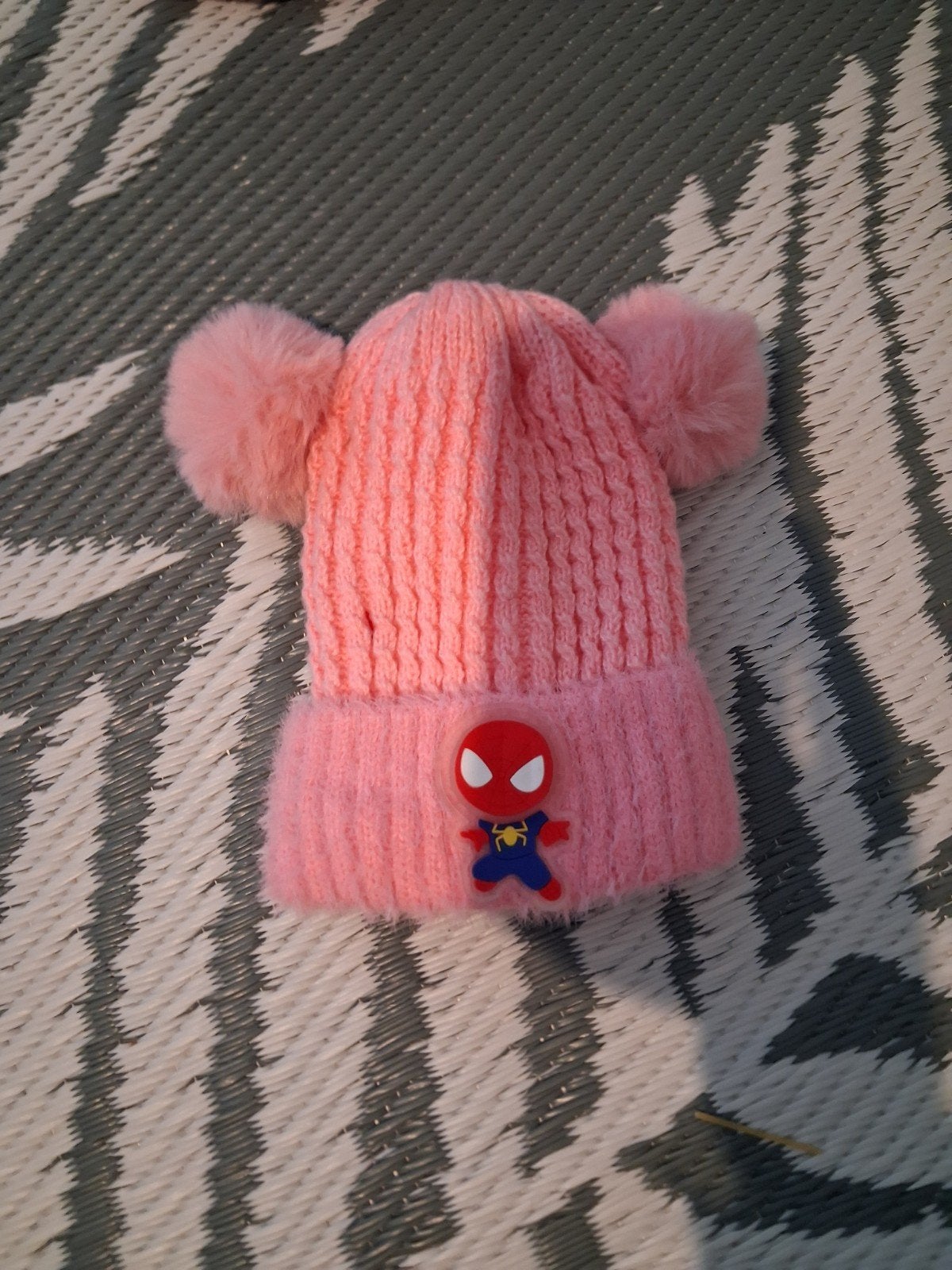 2 Nieuwe Baby Mutsen €6/stuk - Spiderman + LOVE, Kinderen en Baby's, Babykleding | Mutsen, Sjaals en Wanten, Ophalen, Nieuw, Muts