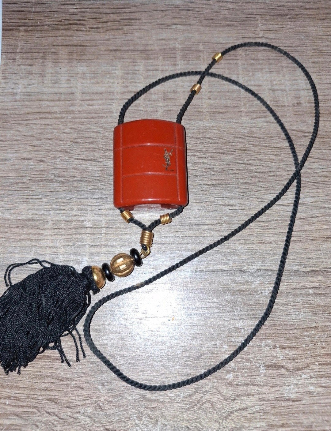 collier/ pendentif, rare, parfum opium Yves st Laurent., Handtassen en Accessoires, Ophalen of Verzenden, Gebruikt