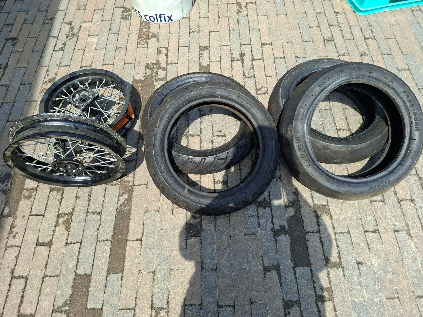 2 jantes et 4 pneus pour un vélo de piste, Enlèvement, Pneu(s)