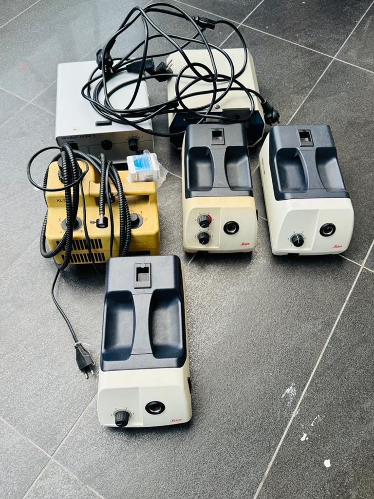 Microscoop lichtbronnen, Ophalen, Zo goed als nieuw