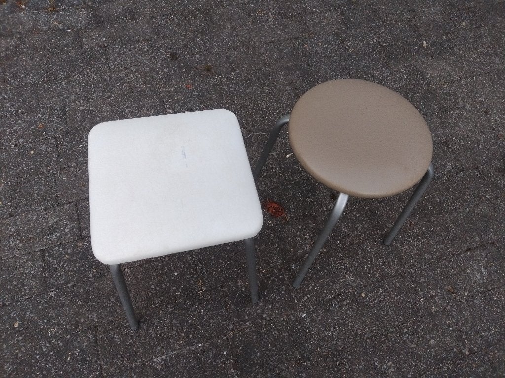 2 tabouretjes, Maison & Meubles, Tabourets, Enlèvement, Utilisé, Matériaux autres