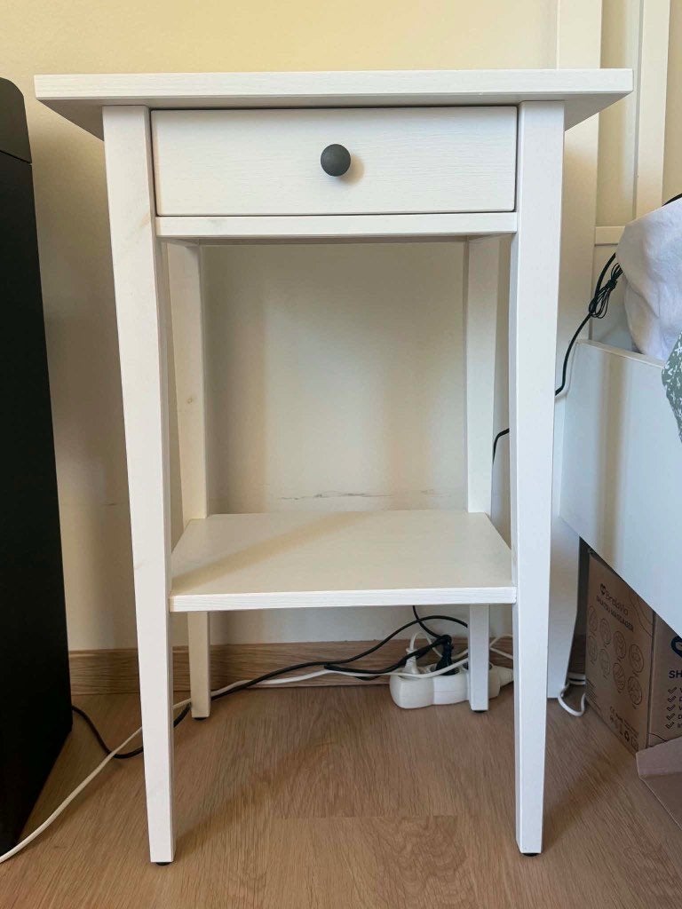 Wit nachtkastje van IKEA, Ophalen, Zo goed als nieuw, 45 tot 65 cm, 70 cm of meer