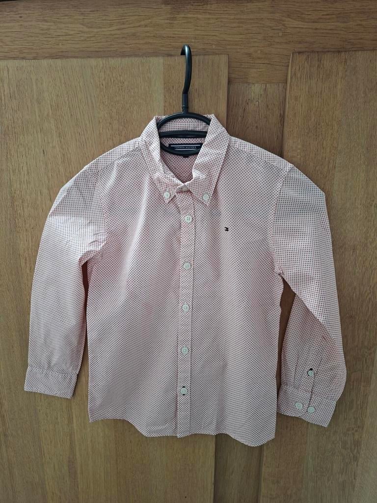 Hemdje Tommy hilfiger M122, Kinderen en Baby's, Kinderkleding | Maat 122, Overhemd of Blouse, Zo goed als nieuw, Jongen, Tommy hilfiger