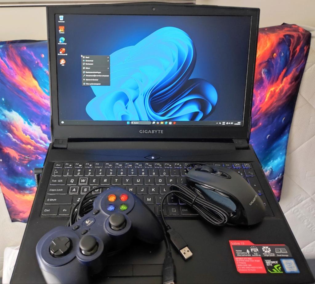 Gigabyte i7 gaming laptop +16GB RAM +GTX 1050ti 4GB + muis, Qwerty, Reconditionné, Gaming, 1024 GB