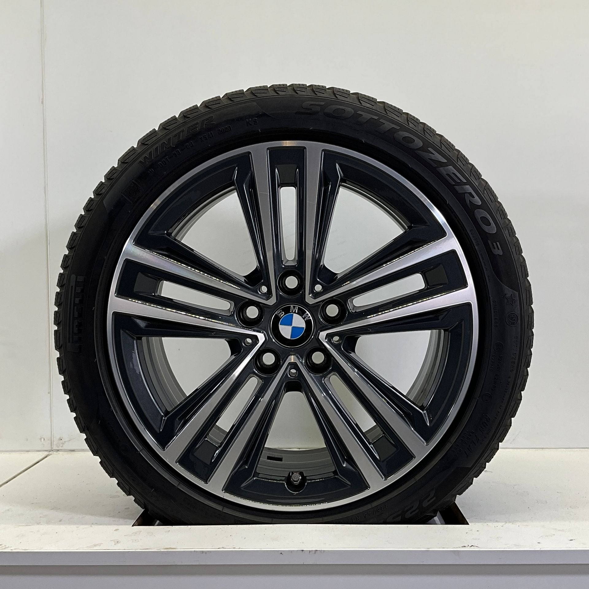 BMW 1 SERIE 2 SERIE F40 F41 F42 F43 F44 SET VELGEN + WINTERB, Autos : Pièces & Accessoires, Pneus & Jantes, Pneus et Jantes, Pneus hiver