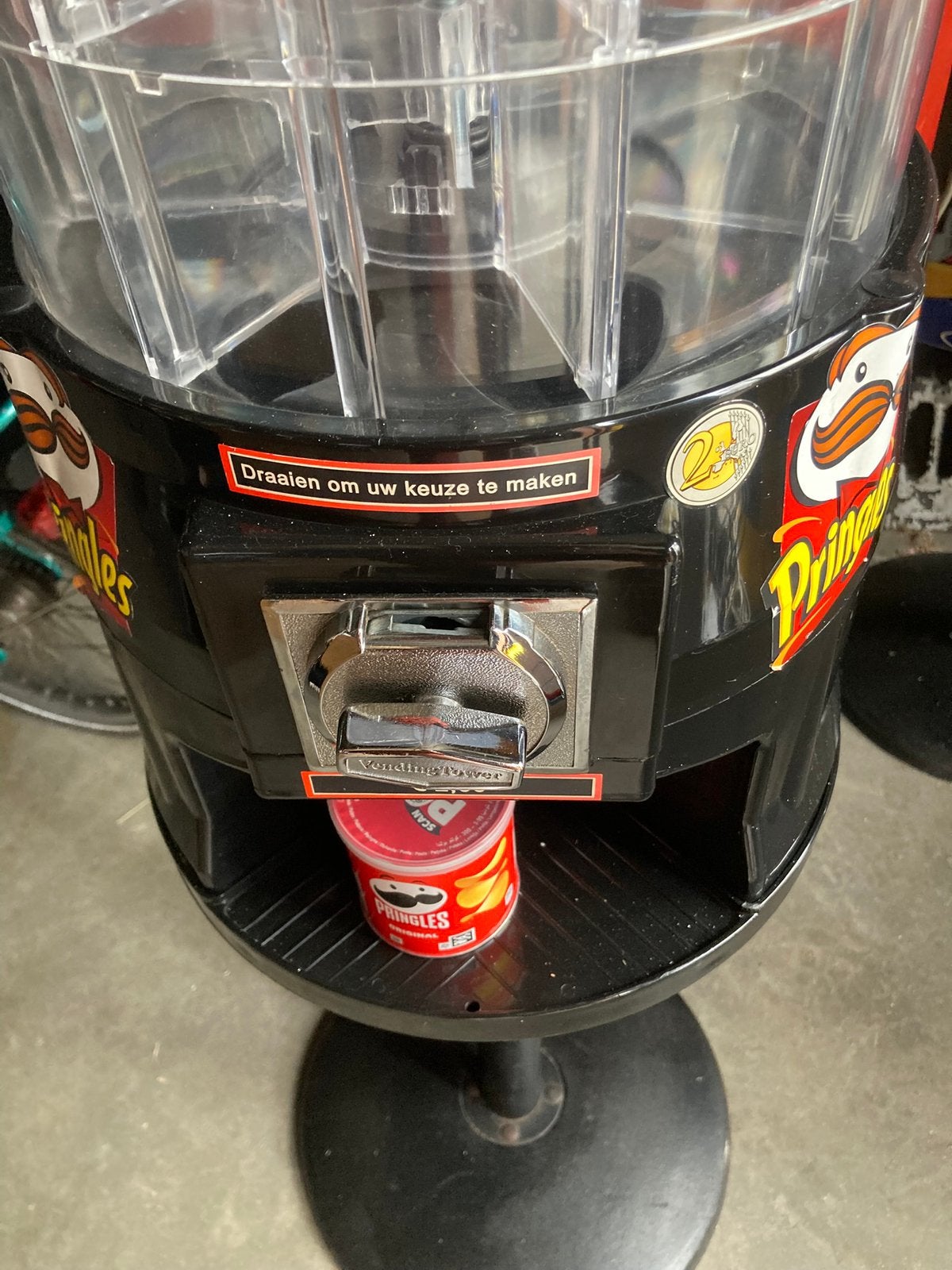 Grote pringles automaat., Ophalen, Zo goed als nieuw