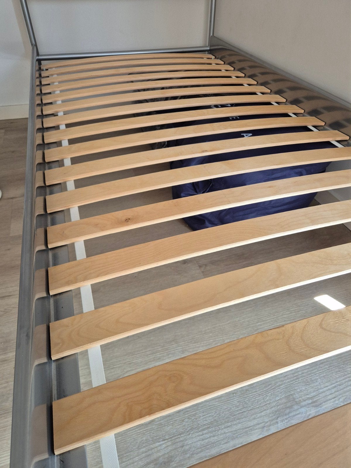 Bed frame met lattenbodem 90x200, Huis en Inrichting, Ophalen