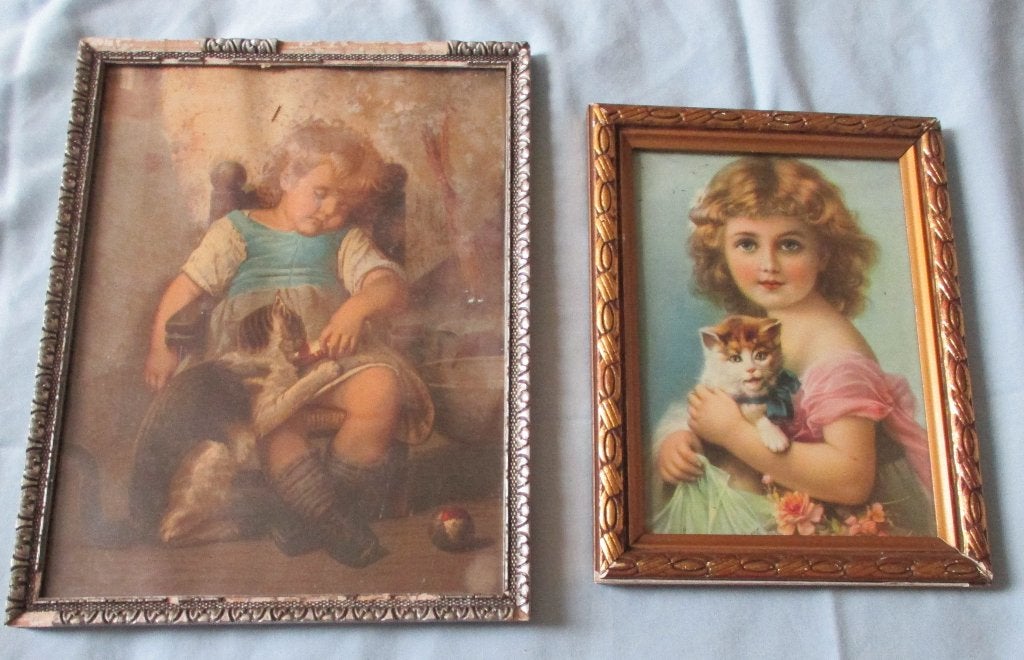 2 mooie kadertjes , vintage , kind en poes, Collections, Collections Animaux, Enlèvement ou Envoi, Utilisé, Chien ou Chat, Autres types
