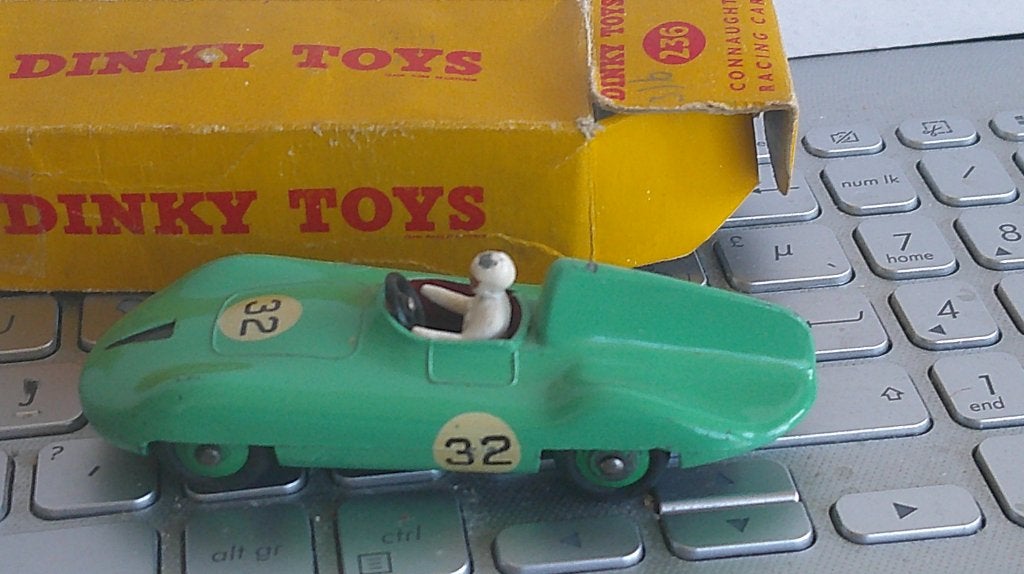 Voiture de course Dinky Toys 236 Connaught -, Enlèvement ou Envoi, Utilisé, Voiture, Dinky Toys