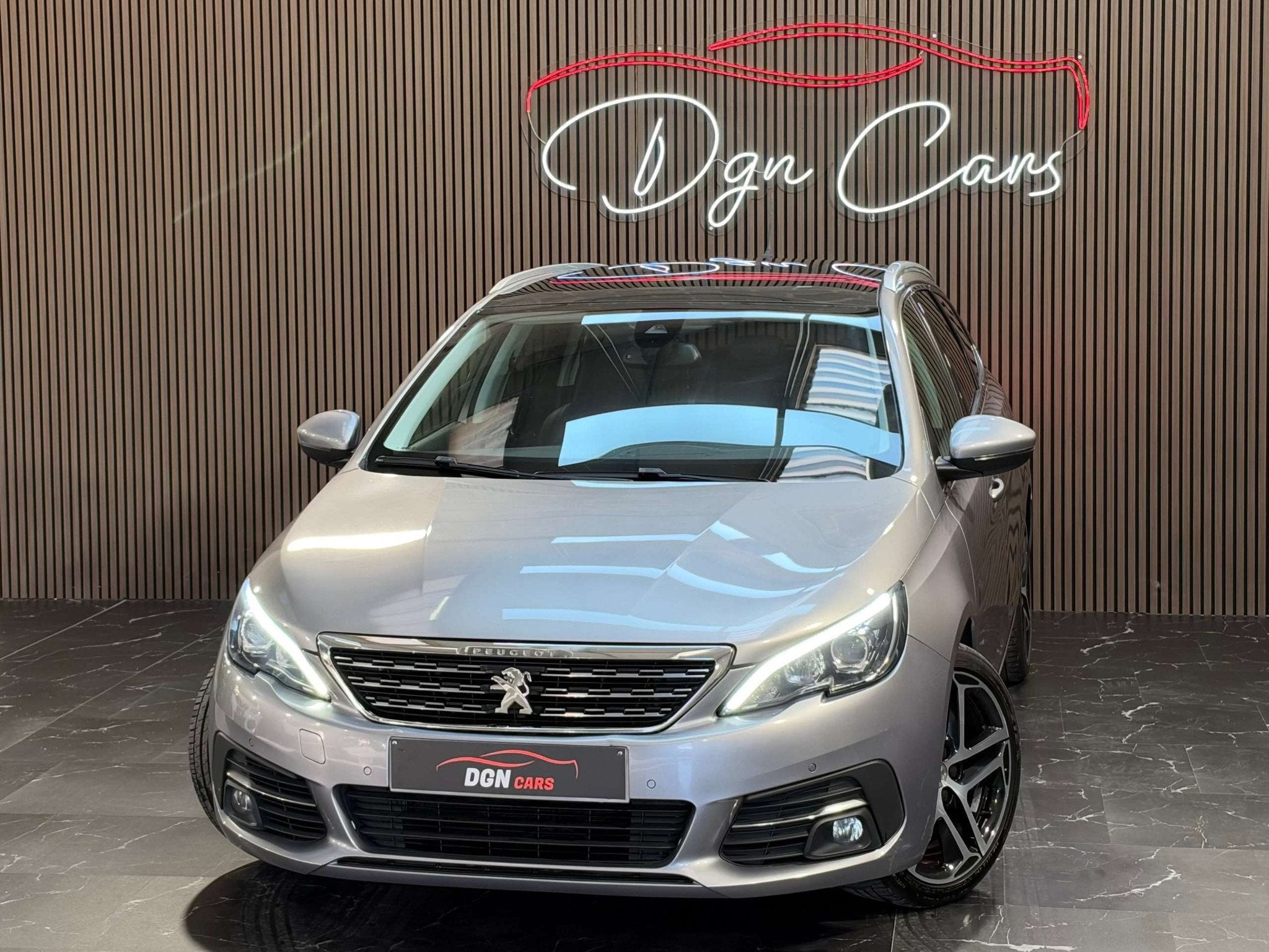 Peugeot 308 308 SW 1.6 BlueHDi Feline (automatique), Autos, Cuir, Argent ou Gris, Achat, Euro 6