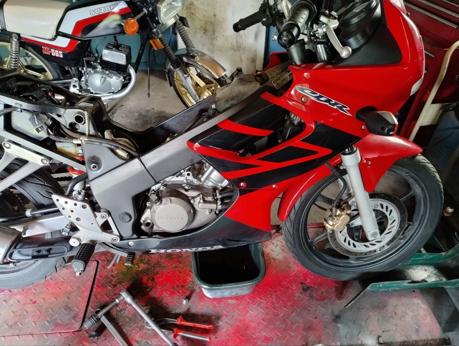 Ik koop oude brommers en motoren, Motoren, Ophalen
