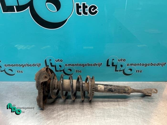 Barre amortisseur avant gauche d'un Volkswagen Passat (Passa, Volkswagen, -, 3 mois de garantie, Utilisé