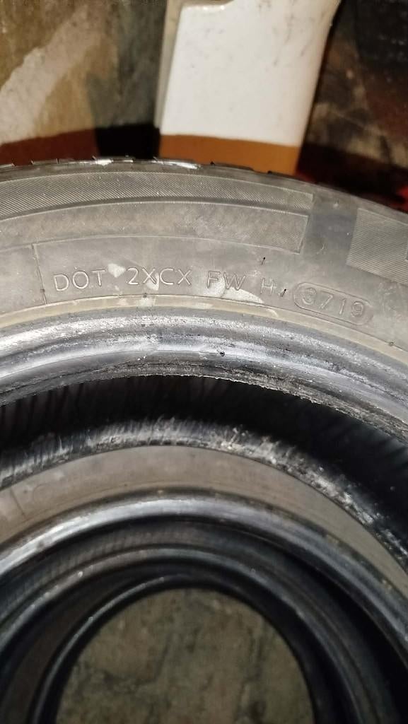 4 pneus hiver Hankook 165/75 R14 comme neuf (2019), Neuf, 14 pouces, Pneus hiver, 175 mm