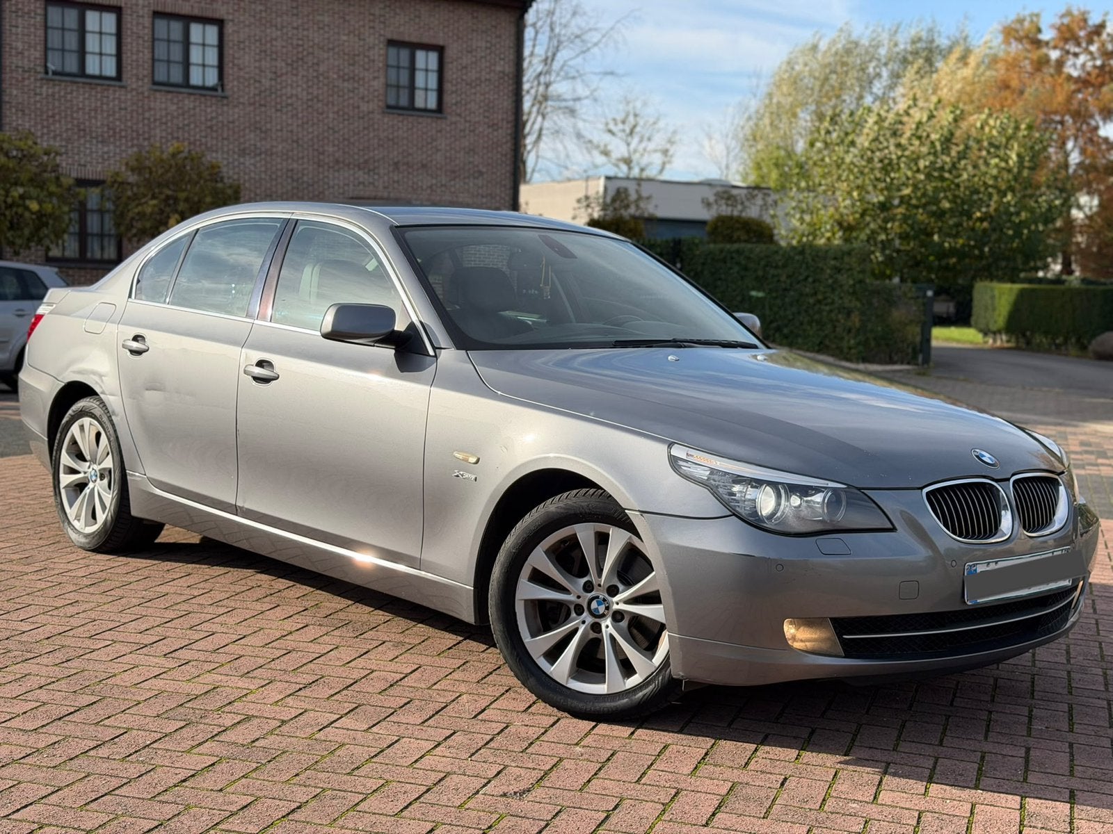 BMW 530d xDrive 235 ch! Bj2009* Édition FaceLift Automatique, Autos, Cuir, Argent ou Gris, Entreprise, https://public.car-pass.be/vhr/d4c0cc74-0a6b-4468-940b-94892ffa11b8