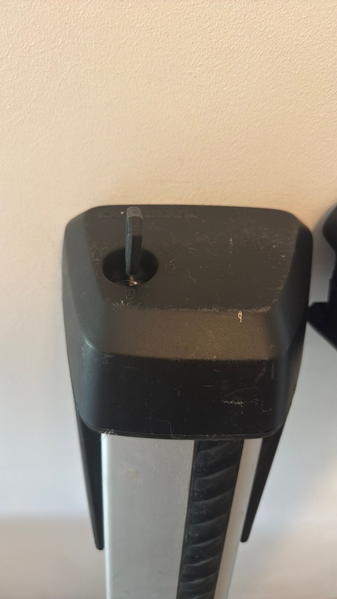 Aluminium dakdragers van Volvo Ref. 32351093 Met sloten, Ophalen, Zo goed als nieuw