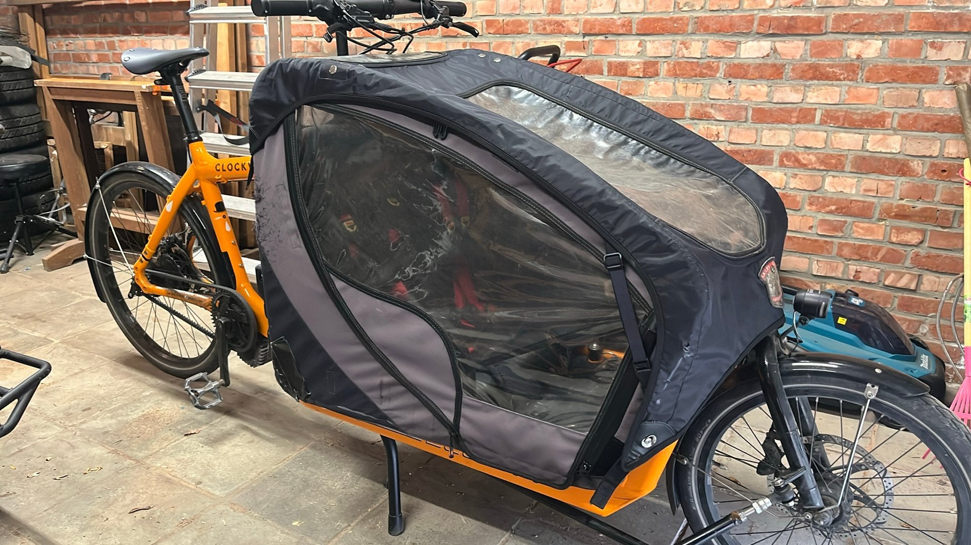 Bullitt canopy, Ophalen, Gebruikt