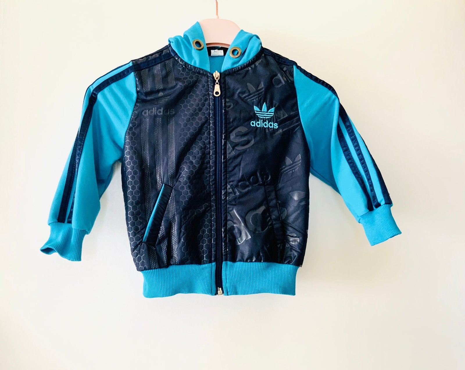 Adidas taille 2 ans impeccable, Enfants & Bébés, Vêtements enfant | Taille 92, Enlèvement, Comme neuf
