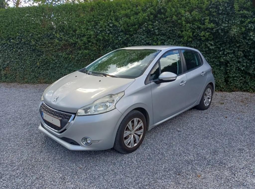 Peugeot 208 avec clim. automatique, Achat, Rétroviseurs électriques, Boîte manuelle, Entretenue par le concessionnaire