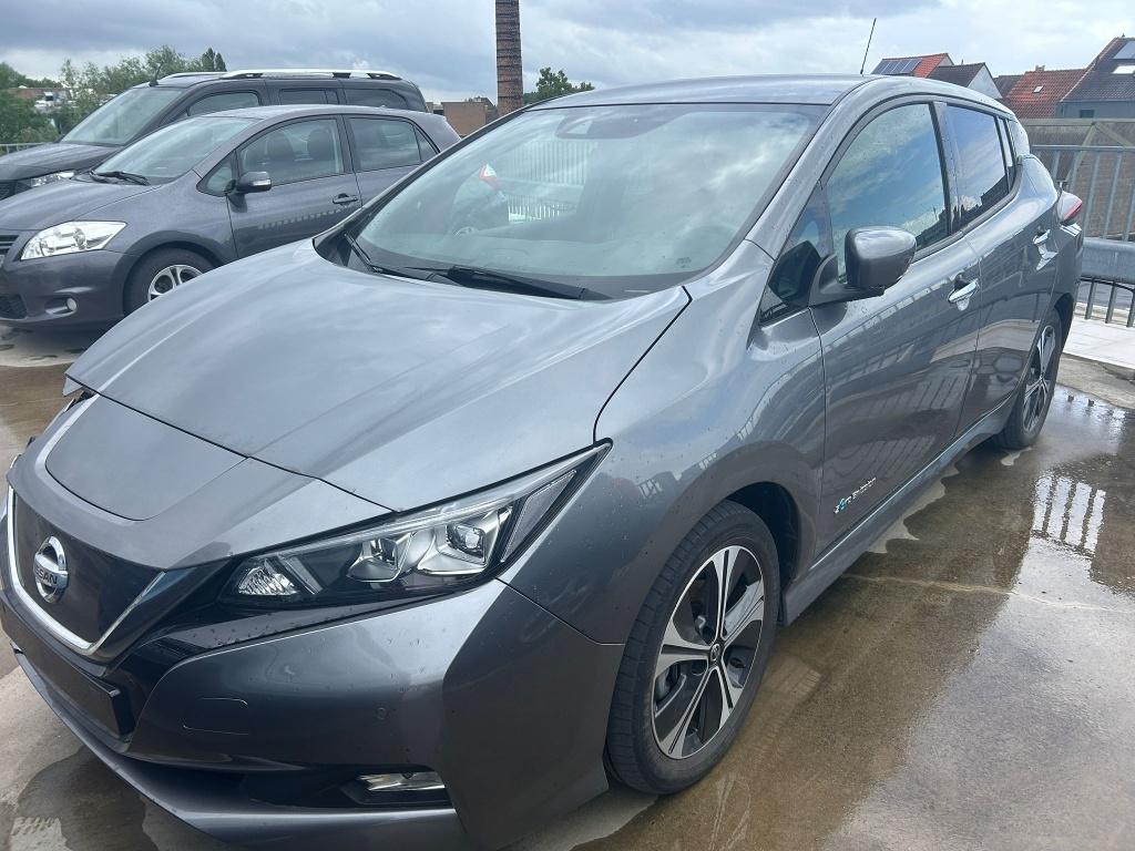 NISSAN LEAF 40 kWh 76 200 km. 2018. AUTOMATIQUE. 7700 EUROS, Autos, Nissan, Cuir, Argent ou Gris, Achat, 110 kW