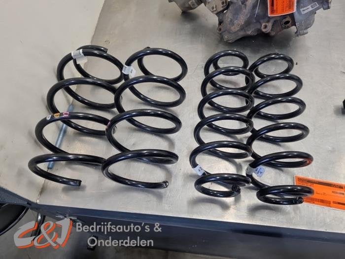 Ressort de suspension avant d'un Volkswagen Golf, Autos : Pièces & Accessoires, -, 3 mois de garantie, Utilisé, -