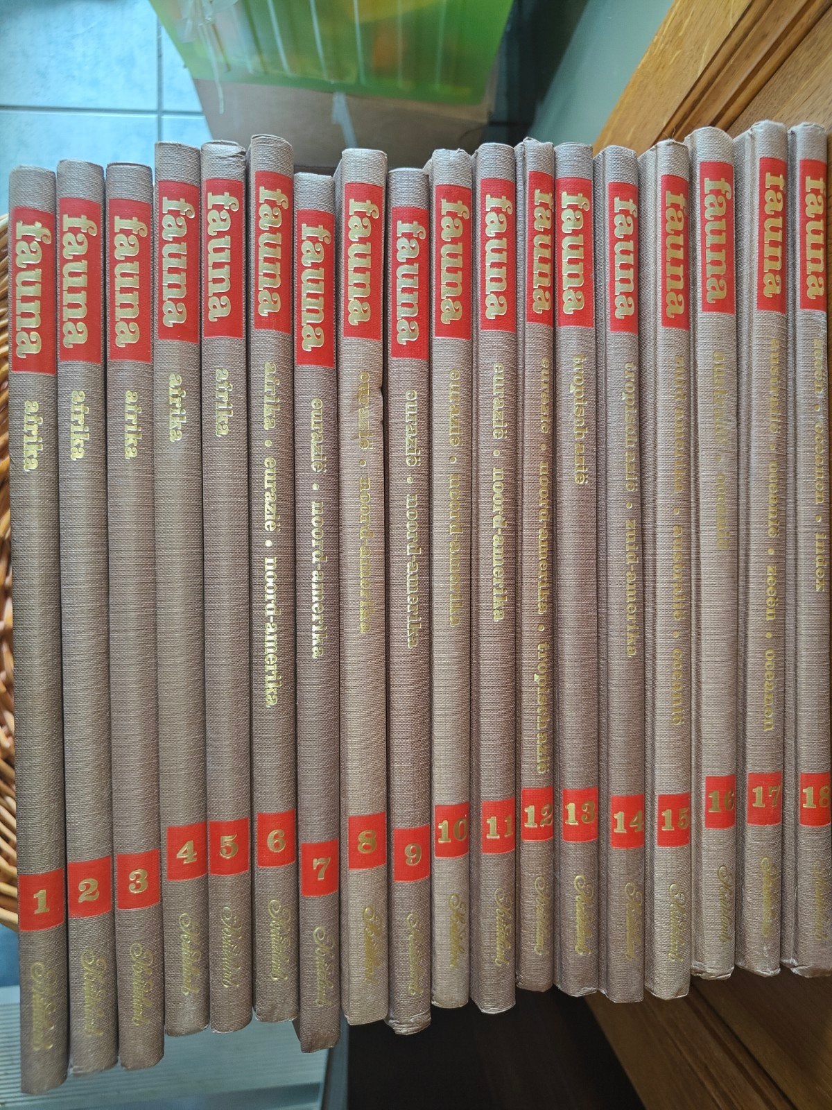 18-delige boekenreeks ''FAUNA'', Livres, Encyclopédies, Série complète, Han Rensenbrink en Magda de Groeve., Général, Enlèvement