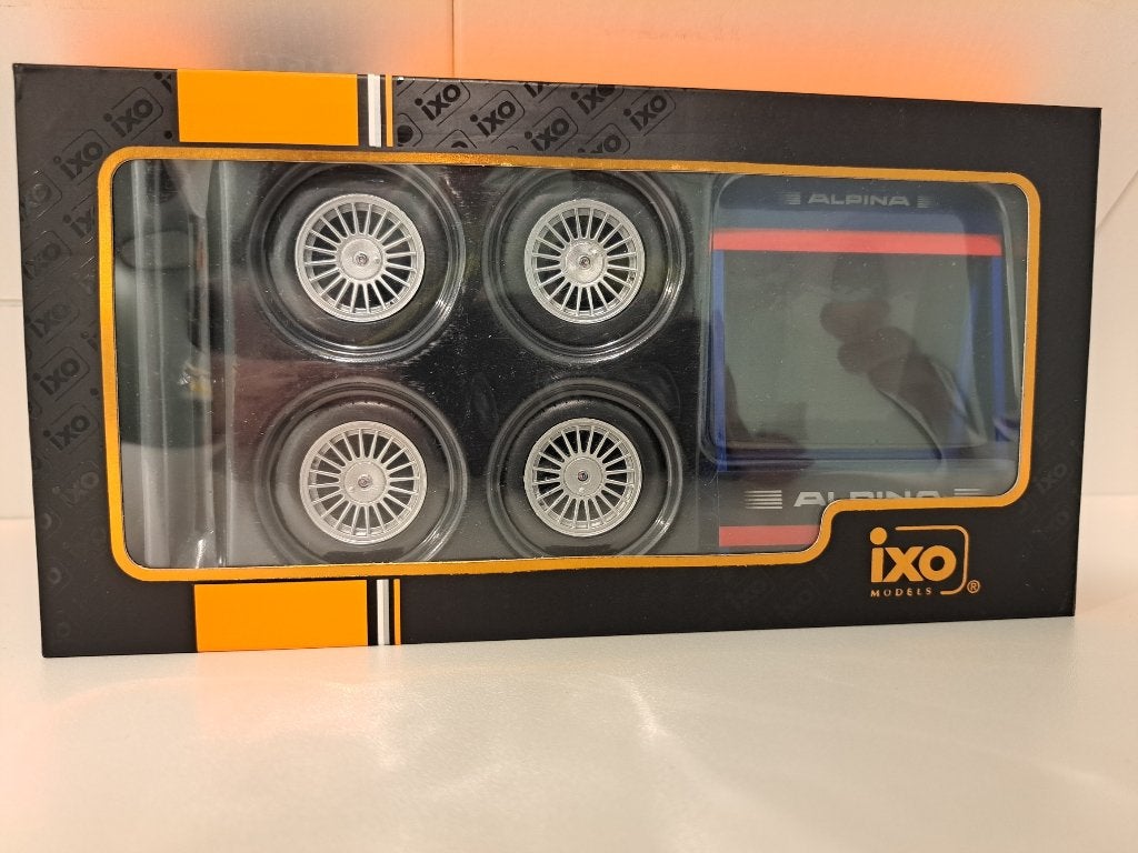 1:18 BMW Alpina velgenset + bandenrek IXO, Ophalen of Verzenden, Nieuw, Auto, Overige merken