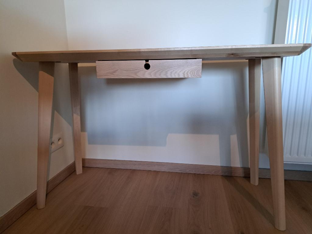 bureautje, Huis en Inrichting, Bureaus, Ophalen, Scandinavisch, 45 cm, Zo goed als nieuw