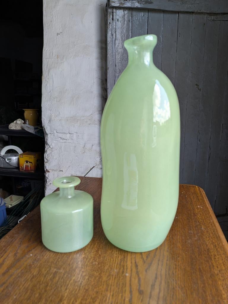2 vazen, glas, lichtgroen, Huis en Inrichting, Woonaccessoires | Vazen, Ophalen, Glas